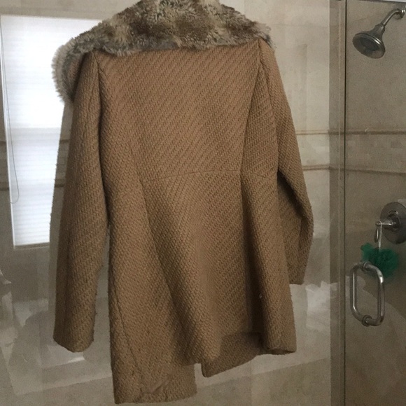 Coat - Picture 4 of 4